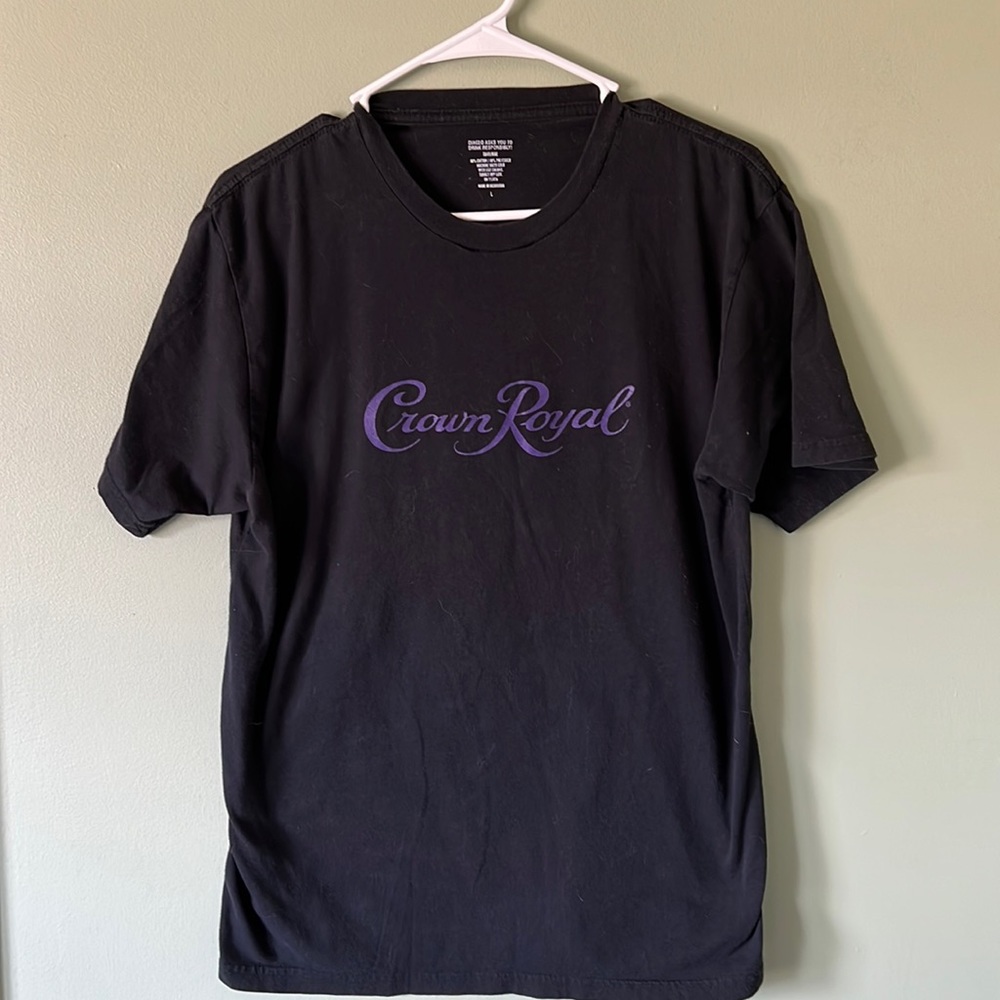 Crown Royal T-shirt size L